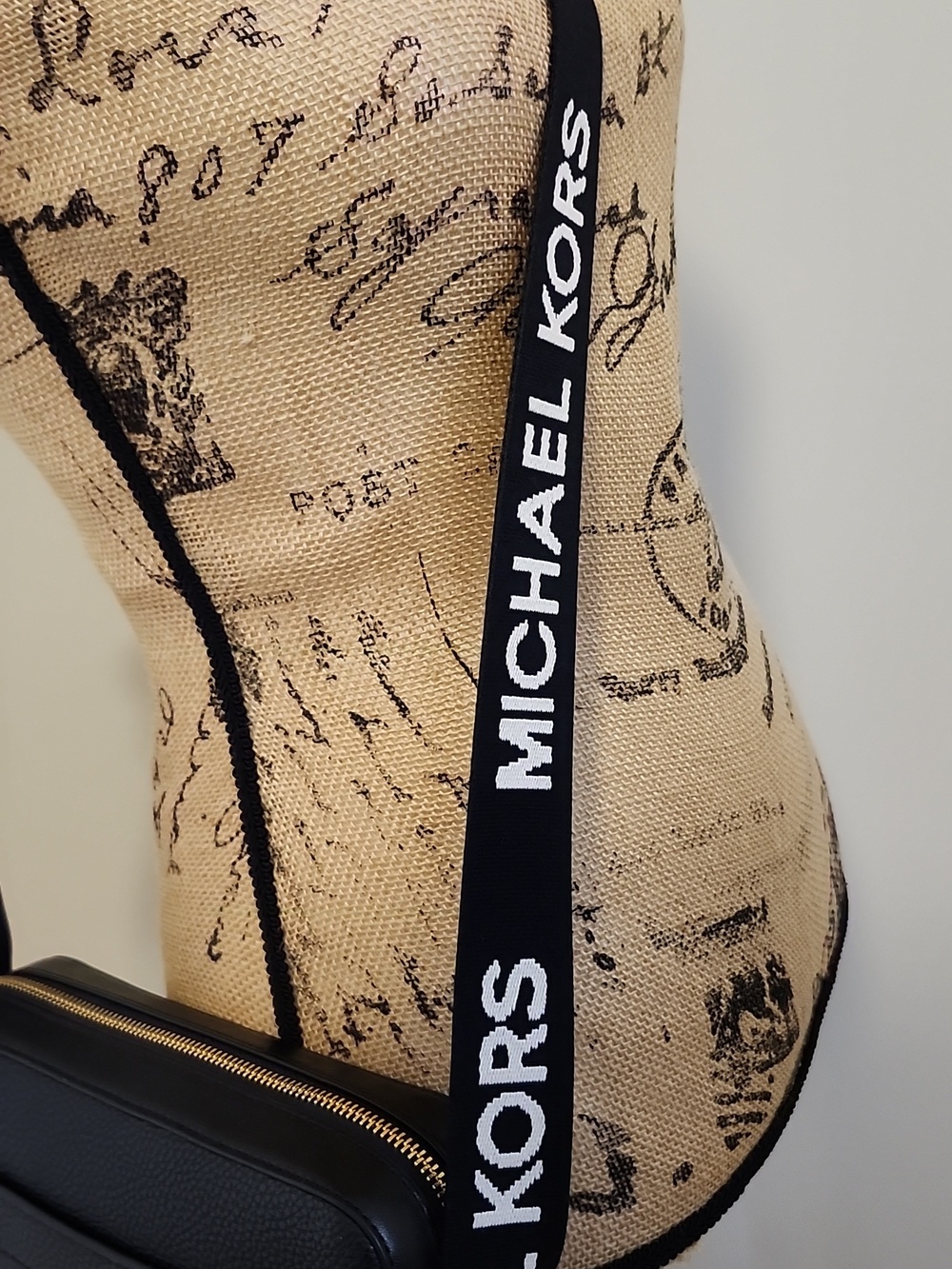 Michael Kors Crossbody - Picture 3 of 8